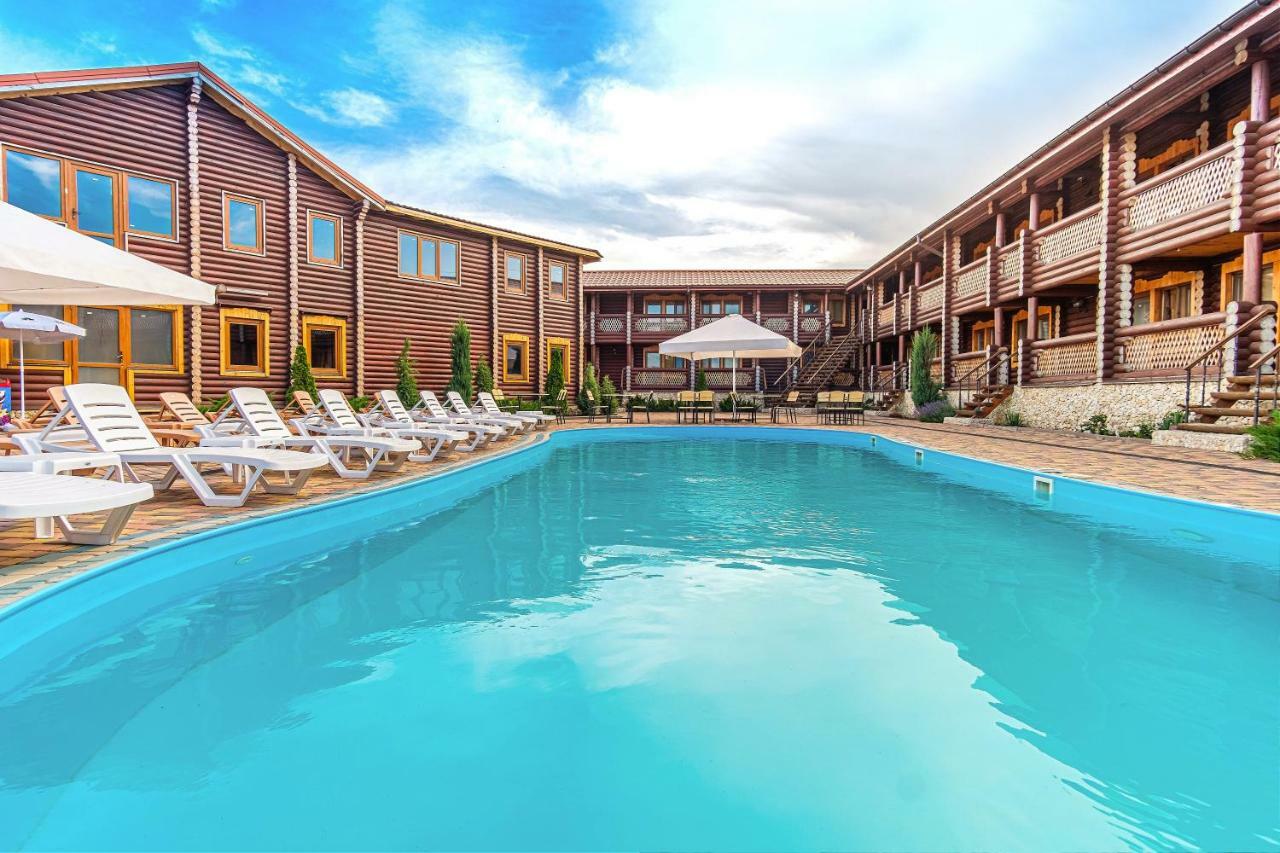 Akvalis Комплекс Для Отдыха Hotel Burlach'ya Balka Exterior photo